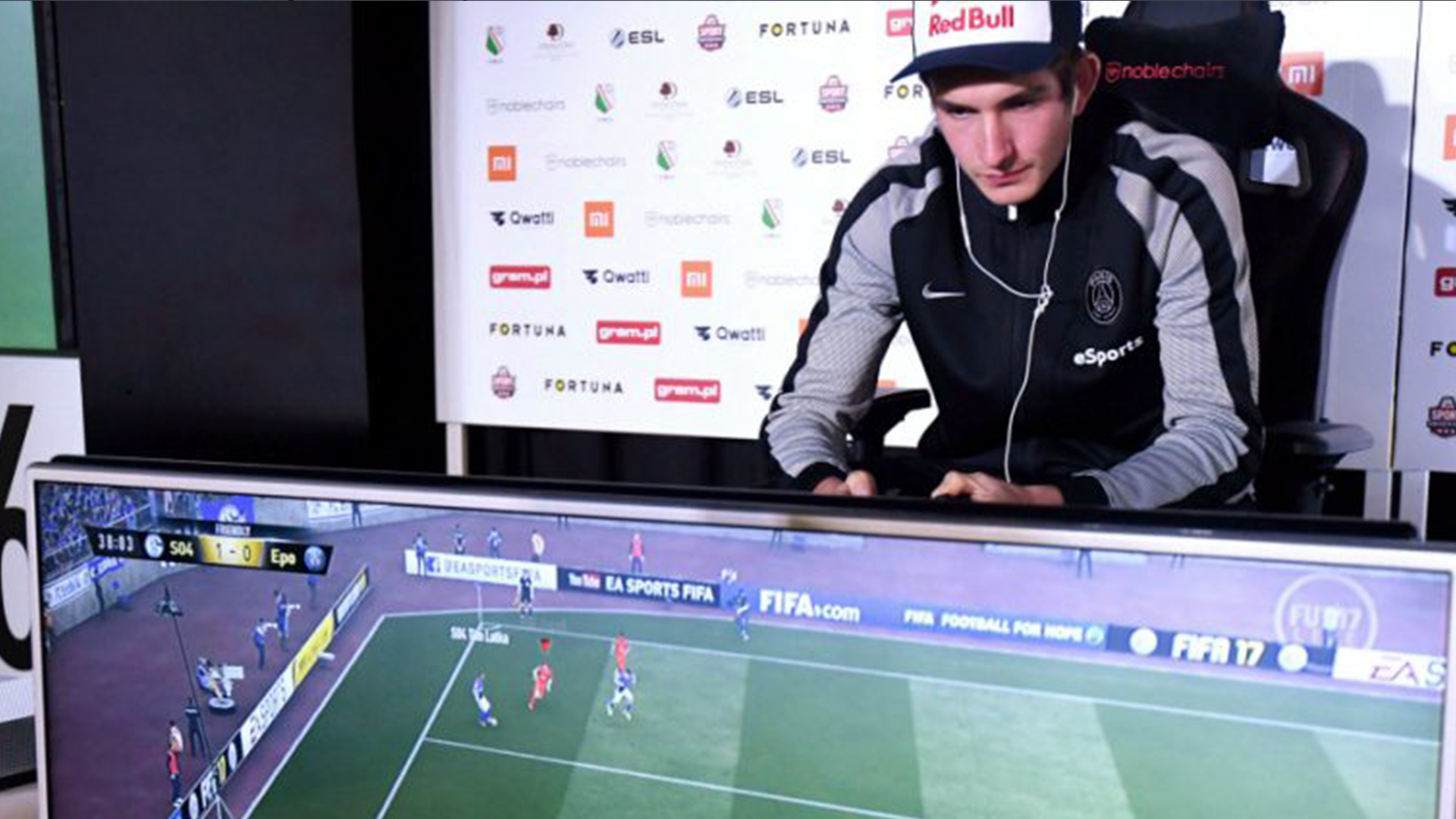 FIFA 17 – Stylishzzz et Rocky remportent la phase d’hiver d’e-Ligue 1