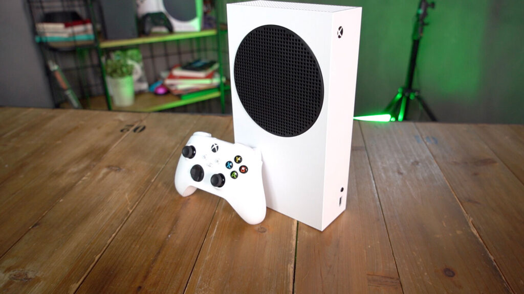 Xbox-series-S-clicks-and-games